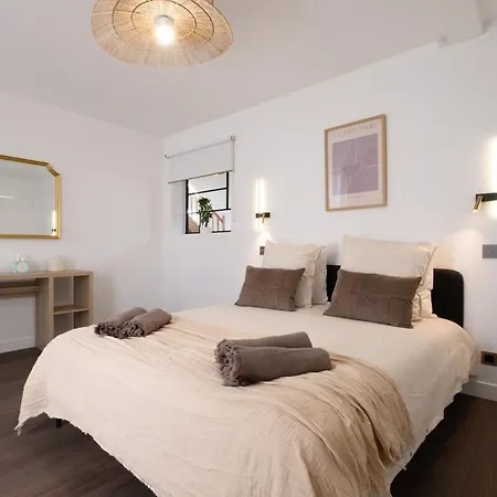 Spacious Designer Duplex 9 Guests Fully Renovated Châtillon