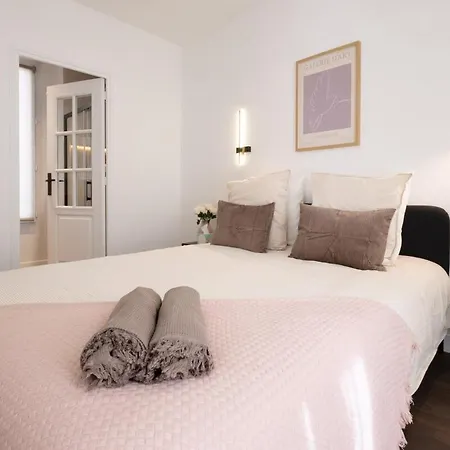 Spacious Designer Duplex 9 Guests Fully Renovated Châtillon