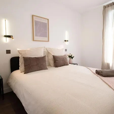 Apartament Spacious Designer Duplex 9 Guests Fully Renovated Châtillon