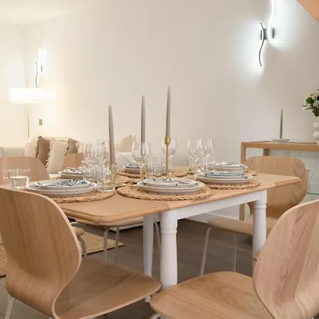 Spacious Designer Duplex 9 Guests Fully Renovated Châtillon