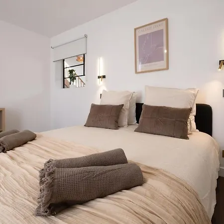 Spacious Designer Duplex 9 Guests Fully Renovated * Châtillon