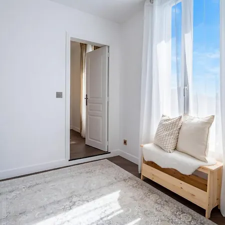Spacious Designer Duplex 9 Guests Fully Renovated Apartament Châtillon