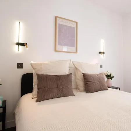 Spacious Designer Duplex 9 Guests Fully Renovated Châtillon